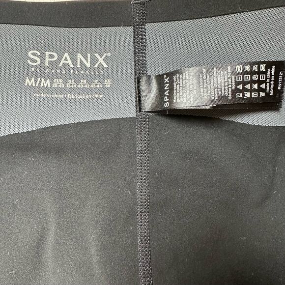 SPANX Black Glossy Side‑Stripe Leggings – Women’s Size M - Picture 3 of 9